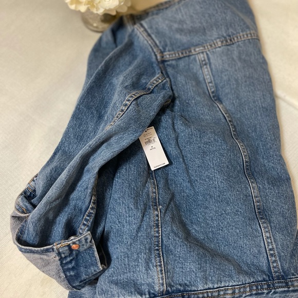 NWT Old Navy Shearling lined Jean Jacket - most coveted jacket!! - M Petite - Picture 5 of 5